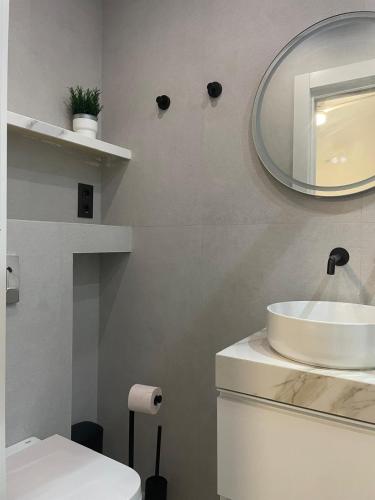 HABITACIONES con BAÑO LOS TILOS - CERCA de ESTACION BUS Y AVE
