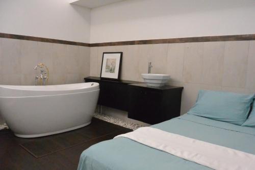 Ett badrum på Zen Retreat City Centre