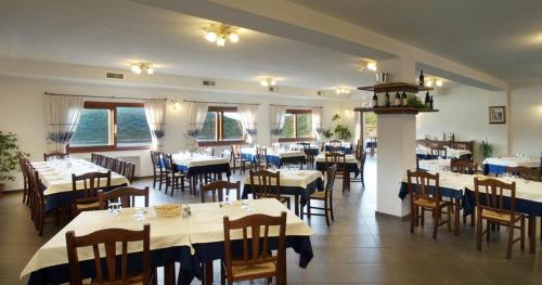 Restaurant ou autre lieu de restauration dans l'établissement Hotel Valkarana Country Relais