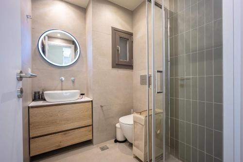 Modern Studio in Exarchia l Private Balcony