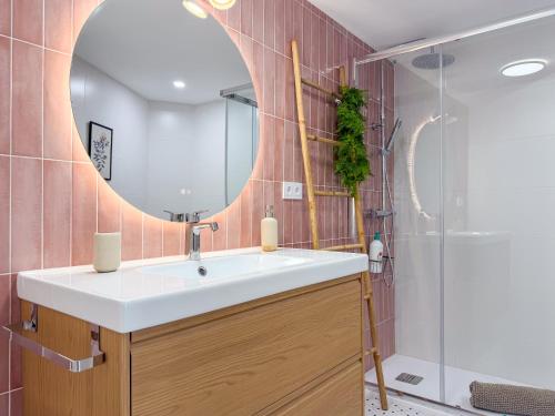 Modern 2 bedroom apartment close to city center