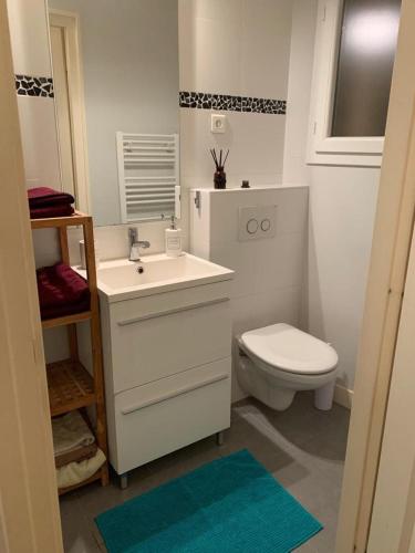 Charming air-conditioned apartment-Prime location in old Nice