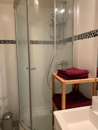 Charming air-conditioned apartment-Prime location in old Nice