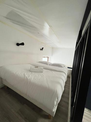 Studio spacieux avec mezzanine - Canal St Martin