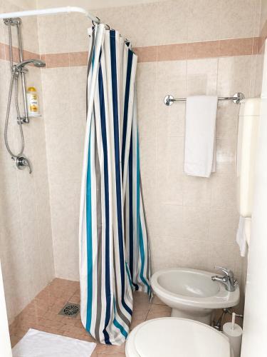 Et badeværelse på BaB Hotels and Apartments Helvetia