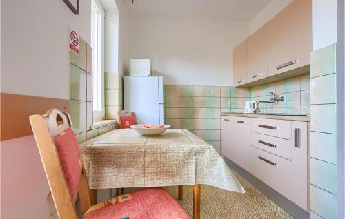 Lovely Apartment In Pula With Wifi