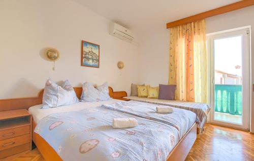 Lovely Apartment In Pula With Wifi