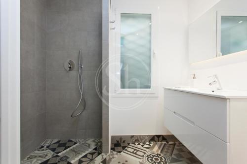 Bonito apartamento para 4 en Poble Sec