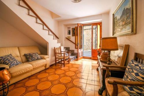 Exquisite blend of modern elegance and traditional Dalmatian charm !!
