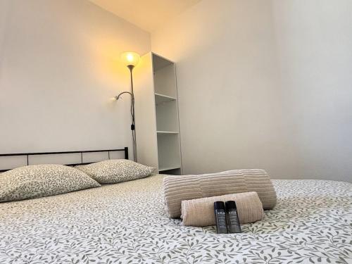 Appartement lumineux avec balcon vue piscine