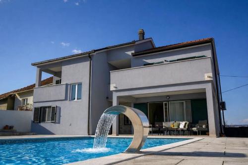 Holiday House with pool - ZELA - NEW