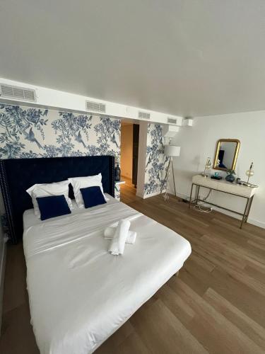 Contemporary & Cozy Studio by Canal Saint-Martin