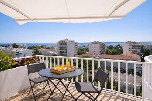 Sea view Luxury apartment pointe croisette