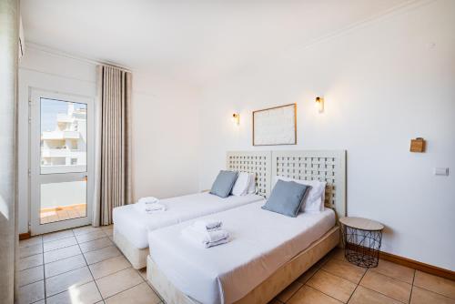Villa Rosal by SignatureStays - Heated Pool