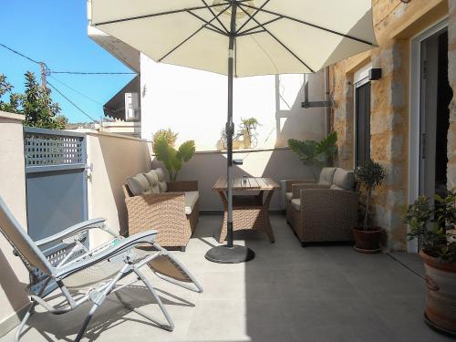 Filoxenia Private 2BR Stone House Patio & Parking
