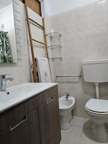 Carvoeiro Apartment - Walk to Beach
