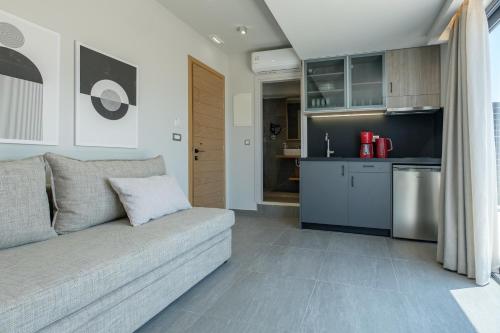 Sky-High Central Penthouse w. Stunning Views - 04