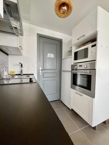 Cap Salou Beach - Sea View - Pool - AC - Parking