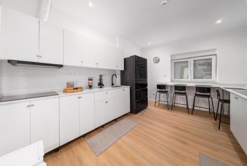 Room With AC and Private WC - Intendente Metro Station
