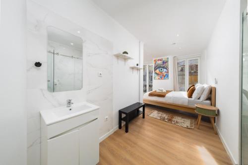 Room With AC and Private WC - Intendente Metro Station