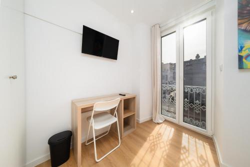 Room With AC and Private WC - Intendente Metro Station