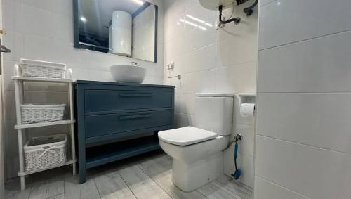 Apartamento con Vistas al Canal y Terraza Roses