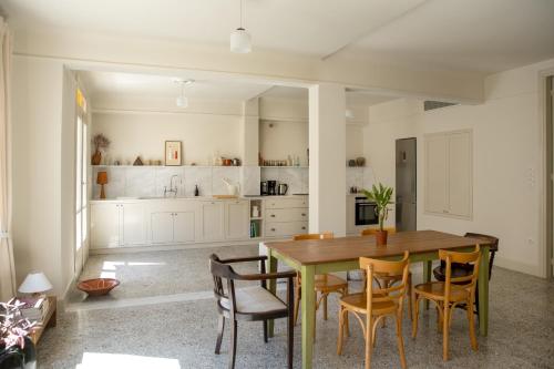 Mosaikon Guesthouses #Sokratous Str