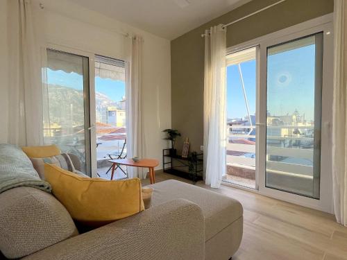Bay View - Bright Modern Penthouse in Center