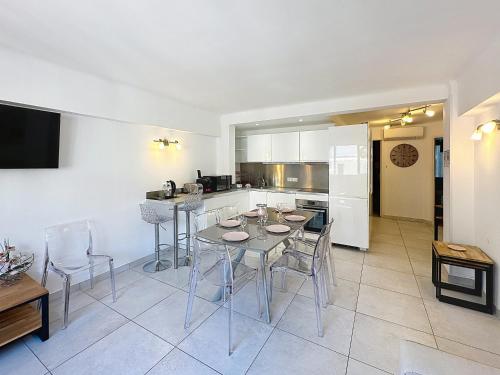 Cannes premium 3 BR 2 bath fully renovated heart of town by Olam Properties