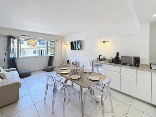 Cannes premium 3 BR 2 bath fully renovated heart of town by Olam Properties
