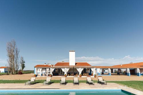 Charming Farm House With Pool