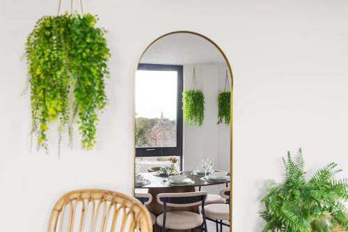 York 3BR Penthouse, Free Secure Parking, Luxury photo 10