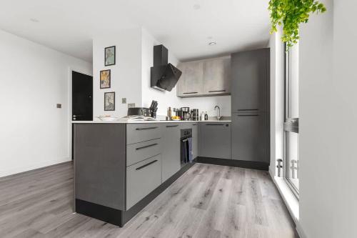 York 3BR Penthouse, Free Secure Parking, Luxury photo 18