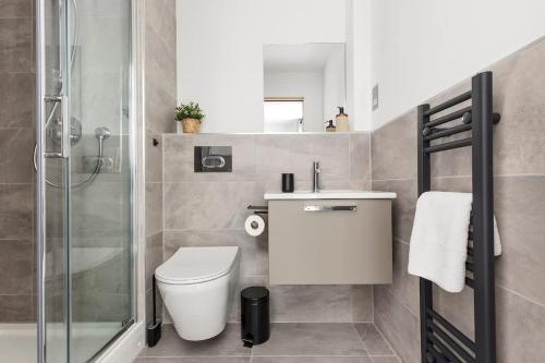 York 3BR Penthouse, Free Secure Parking, Luxury photo 33