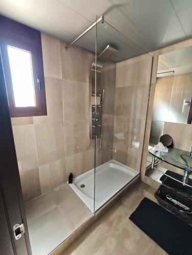 Luxury 3 Bedrooms, Private Heated Pool - EHHouse photo 9