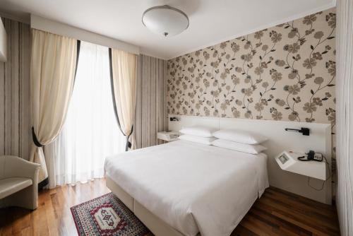 Phi Hotel Principe — Photo of the whole room