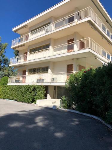 Studio sur jardin ou chambre sur mer
