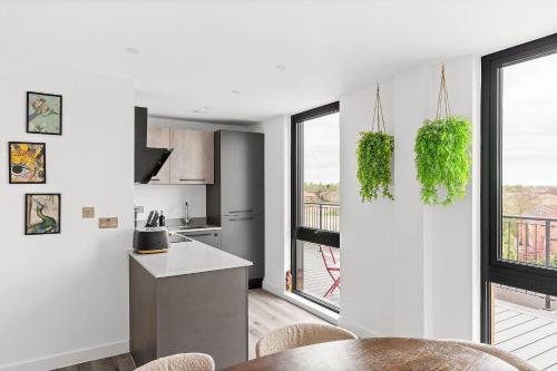 York 3BR Penthouse, Free Secure Parking, Luxury photo 13