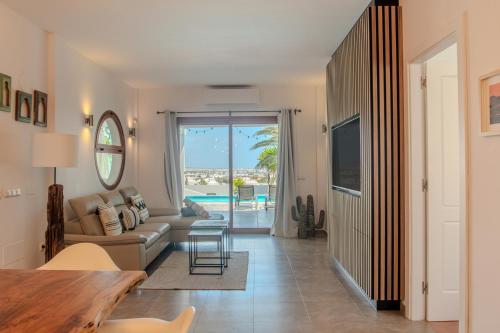 Villa Achaman - Peace, Sea Views and Heated pool