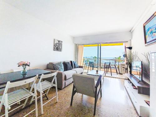 Apartment Le Méditerranée-4 by Interhome
