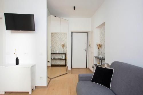 Navigli Studio 6 - Two Steps from Porta Genova by InnStay