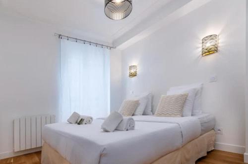 Lovely Apartment in Paris - Champs Elysées