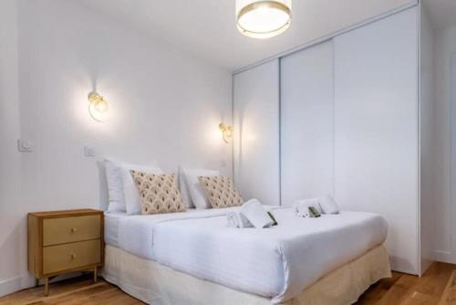 Lovely Apartment in Paris - Champs Elysées