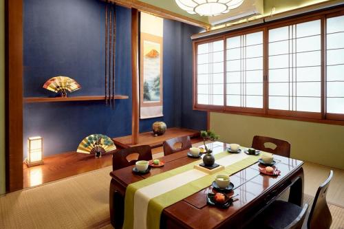 100 sqm Private Rental Traditional Japanese Living 12 min to Namba by Train Direct Access to KIX and Osaka Castle Convenient for Kyoto and Nara 8 min walk from the station