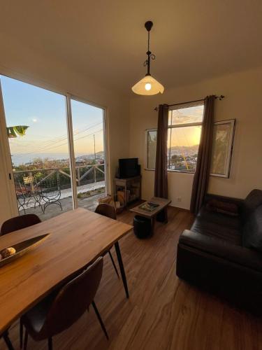 Vila Marize Cozy family home w a view of the Atlantic