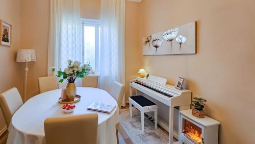 Breezehome - A nest of warmth and comfort!