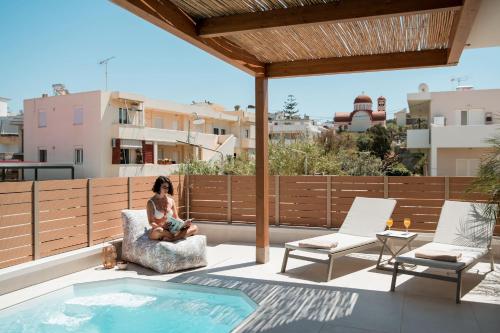 Casa Doma Luxury Suite with Seaview, Heated Pool and Private Parking