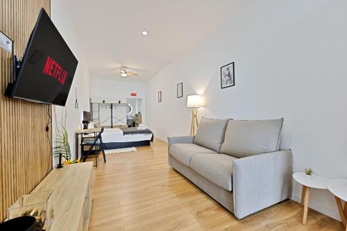 Golondrina - Modern Apt - Near Bioparc by Río Turia Apartments