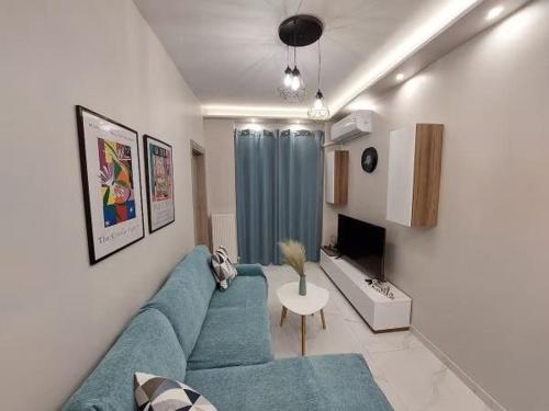 Thermaic Modern Apartment by ΜΡS
