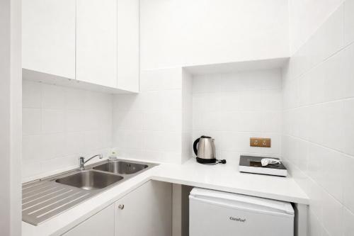 dHomes - Apartments and Rooms